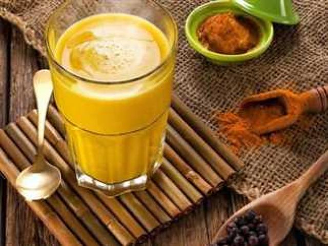 تغنيك عن الطبيب والأدوية .. معجزة حقيقية عند شرب الكركم على معدة فارغة يوميا من اول استخدام ستلاحظ الفرق !