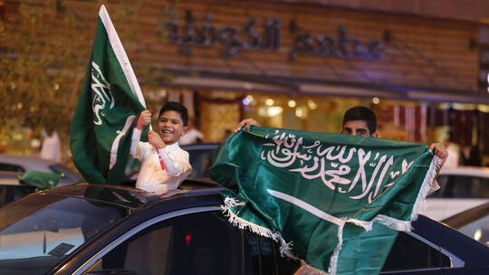 ملايين السعوديين والسعوديات يحتفلون بيوم ميلادهم غدا الاثنين..المفاجأة في السبب؟