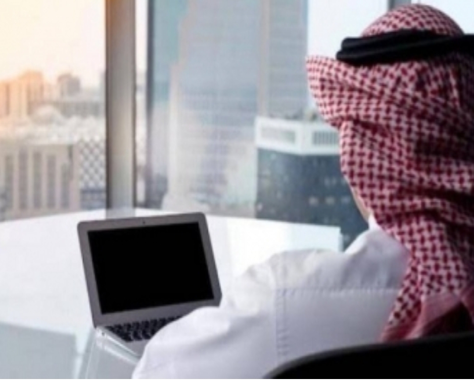شاهد شاب سعودي مسحور يثير حرب بين السعوديات والمغربيات بعد قيامه بهذا الشيء الغريب أمام الجميع
