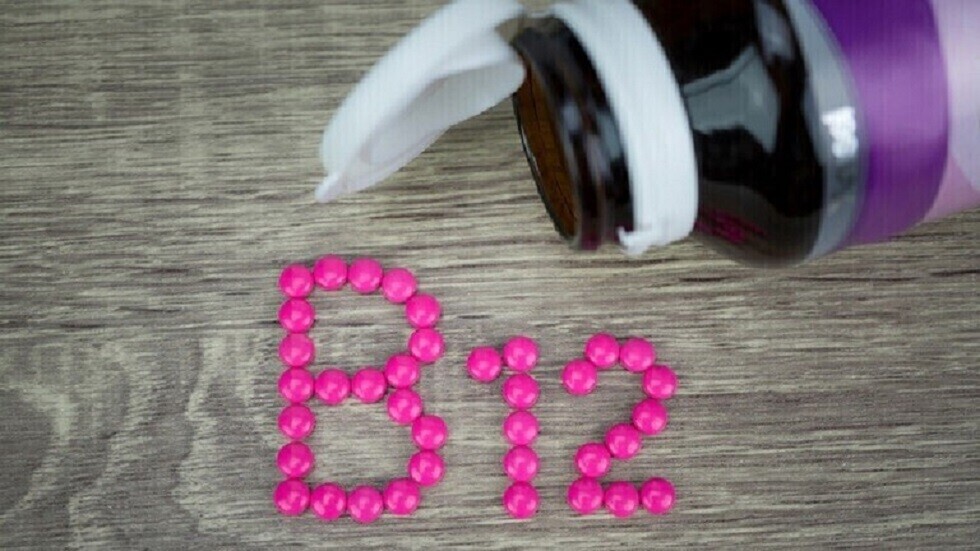 لا تتجاهلها .. ظهور هذه العلامة في البطن مؤشر على نقص شديد في فيتامين B12 الضروري للجسم !