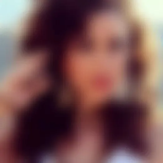 من تكون ..فنانة إغراء جننت بجمالها الفرعوني الخارق رجالة بشنبات ولقبت بإنها أستاذة القبلات.. لهذا السبب