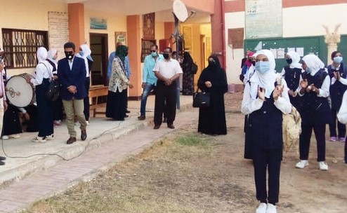 طالبات مدرسة
