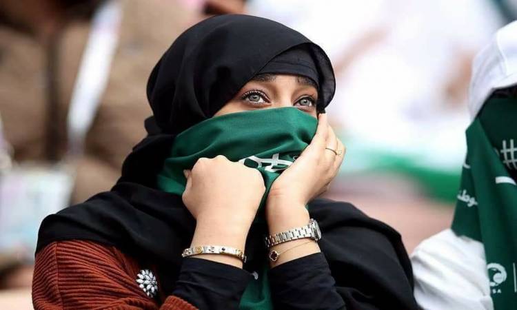 حسناء سعودية رفعت قضية لطلب الطلاق من زوجها وبعد وصولهم أمام المحكمة حدث مالم يكن بالحسبان !
