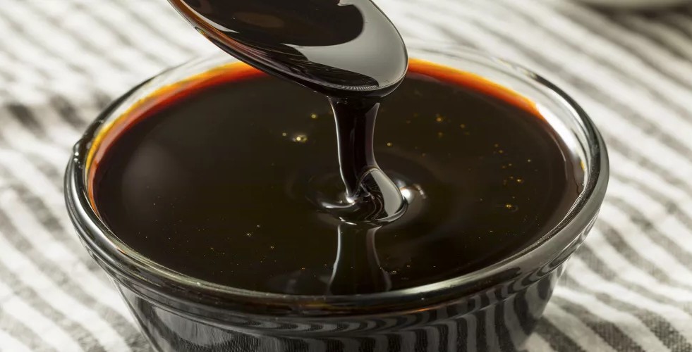 طبيب سعودي يفجر مفاجأة ويكشف عن معجزة العسل الأسود..لن تصدق السر الذي كشفه 