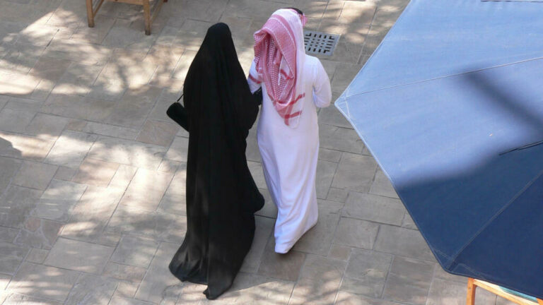 لن تصدق ماذا طلبت!..فتاة سعودية جريئة تفاجئ عريسها بشرط صادم لا يصدقه العقل لإتمام مراسم زواجها