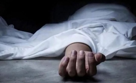 شاب يعذب والده العجوز في المملكة بدون رحمة وبطريقة وحشية حتى الموت