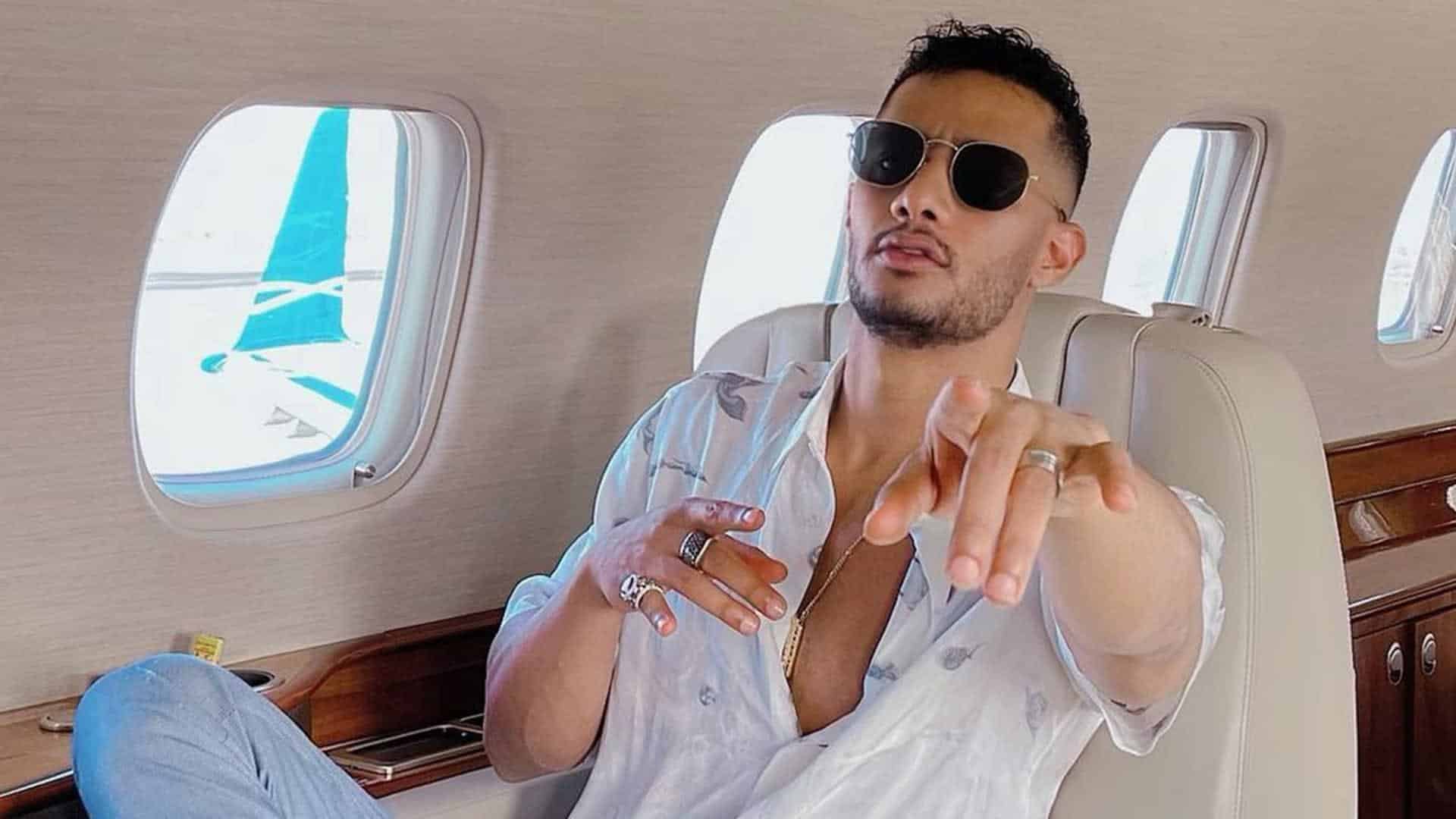 النجم محمد رمضان ينفجر باكياَ ويسقط مغشياَ عليه بعد تلقيه هذا الخبر الكارثي !