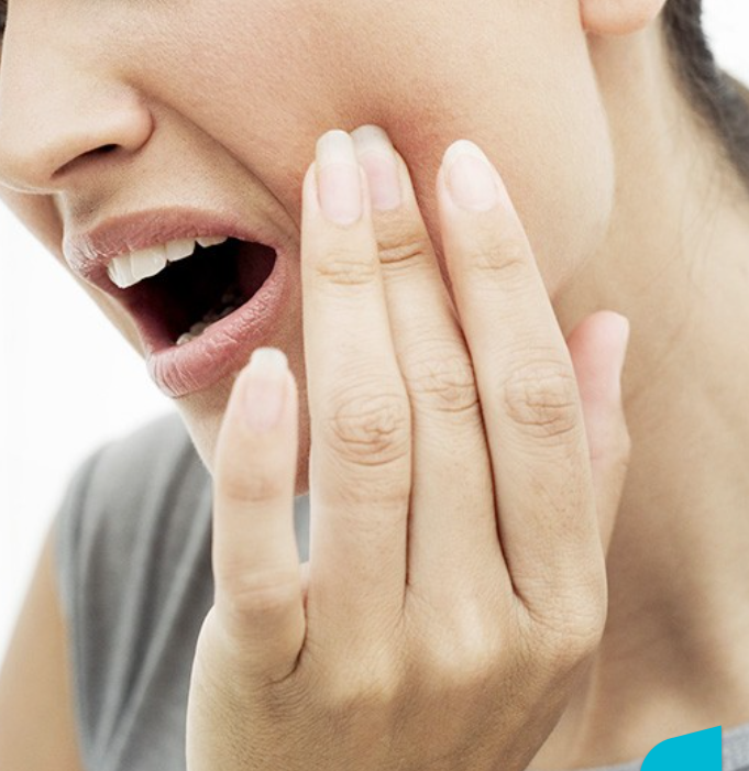 طرق تخفف من ألم الأسنان في المنزل