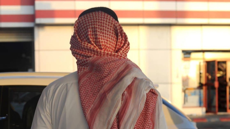 لأول مرة يفعلها سعودي ..سائق تكسي تزوج  ستينية ثرية ليكون محرماً لها في الحج وأثناء عودتهما للرياض حدث مالم يكن في الحسبان !