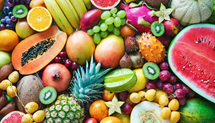 ودعاً لضعف النظر والنظارات .. فاكهة شهيرة يهملها الكثيرون تعمل على تعزيز الرؤية وتقوي النظر بشكل لا يصدق!